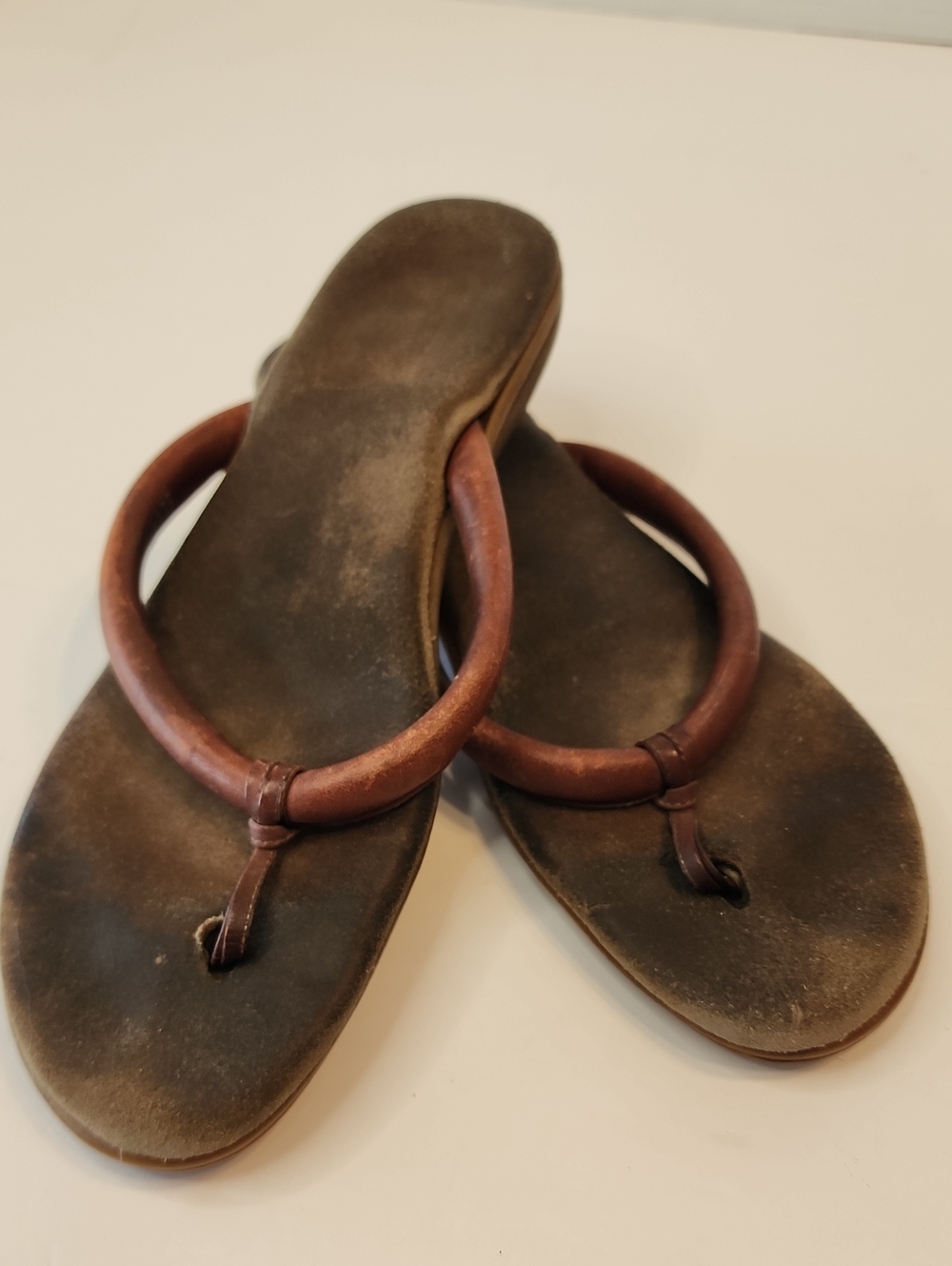 BASS VINTAGE CLASSIC LEATHER FLIP FLOPS Women’s Brown Strappy Sandals